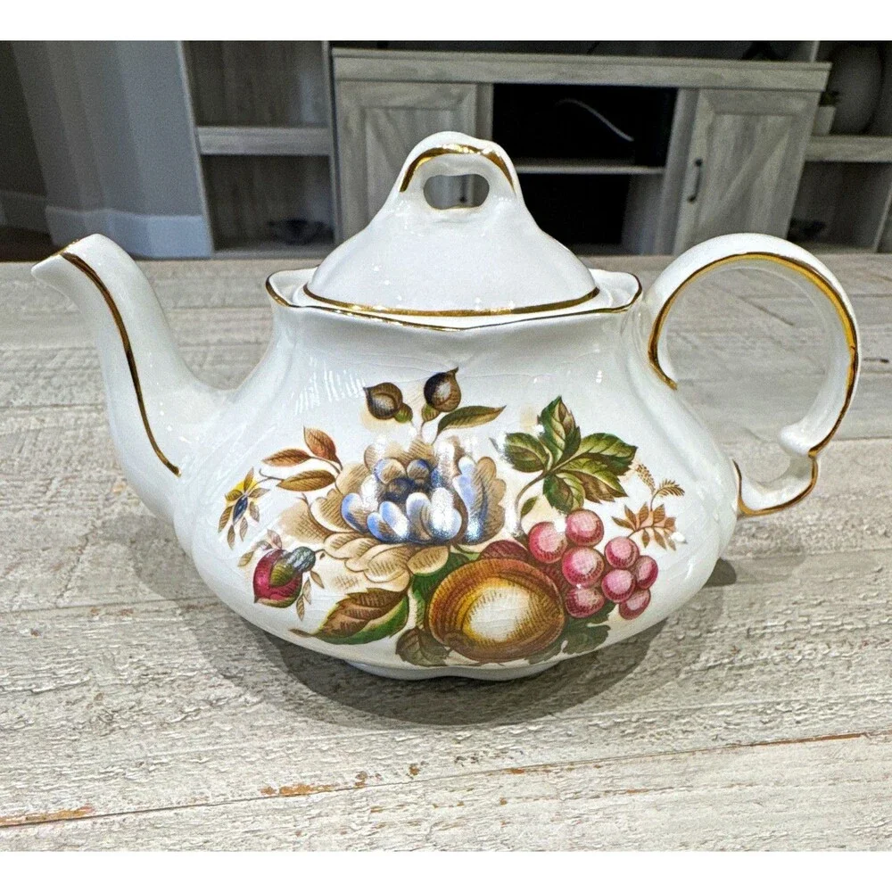 Vintage 1960s Woods & Sons Ellgreave Ironstone Teapot w/ Lid